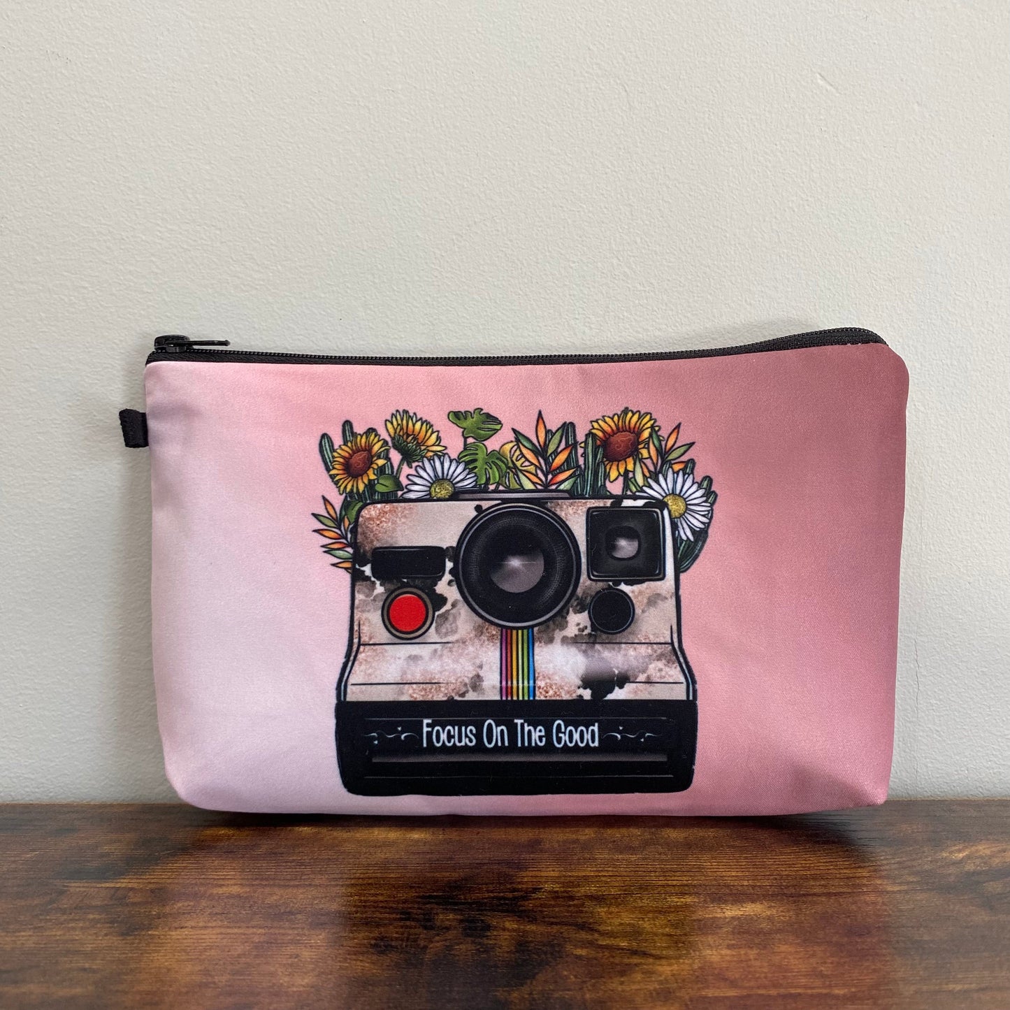 Pouch - Camera, Focus On The Good
